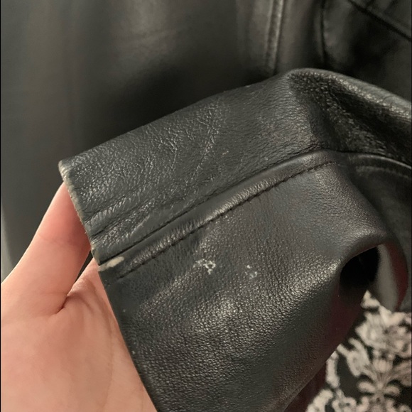 🦇 Vintage 90’s Leather Jacket 🦇 - Picture 9 of 12